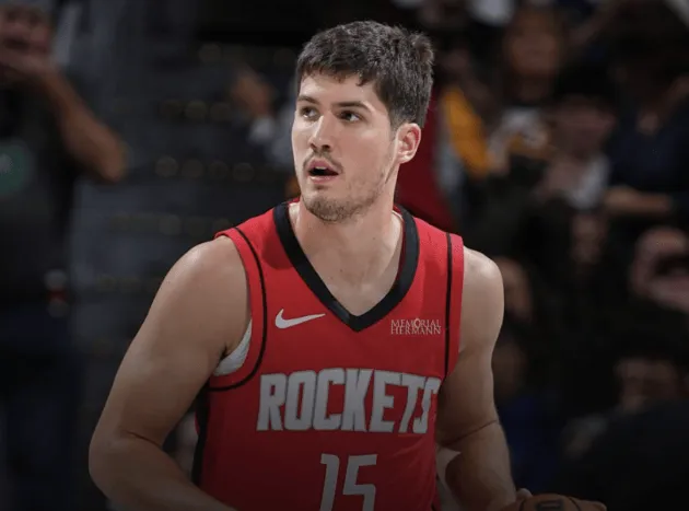 开云体育中国-谢泼德全场出战18分钟，9中5得到14分2助攻2抢断