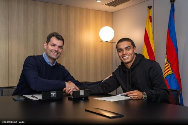 开云体育中国-罗纳尔迪尼奥儿子3月2日签约巴萨 他伯父咋评他？