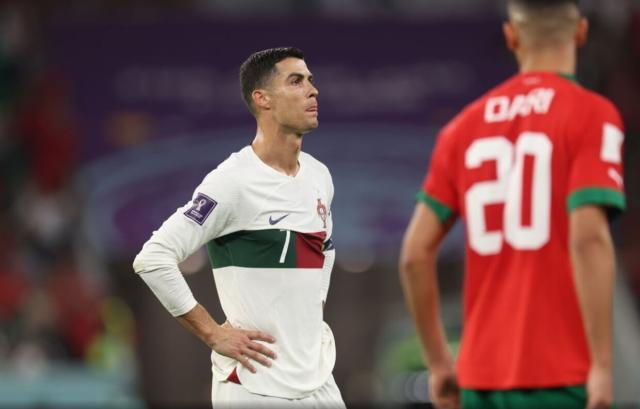 开云体育中国-葡萄牙输了 C罗哭了 37岁的他无力拯救葡萄牙！