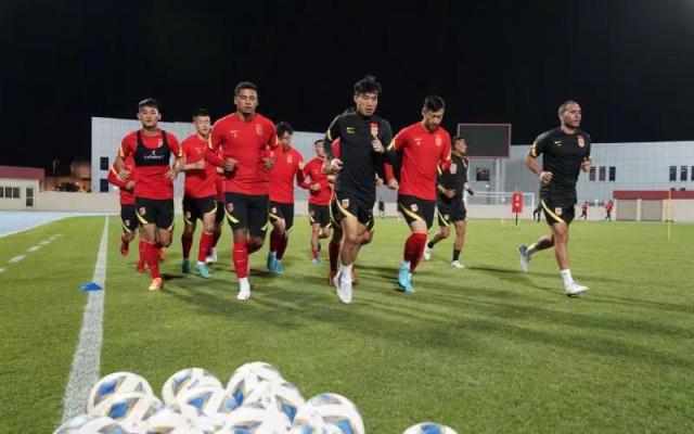 开云体育中国-【观察】同在屋檐下，人外有人乎？